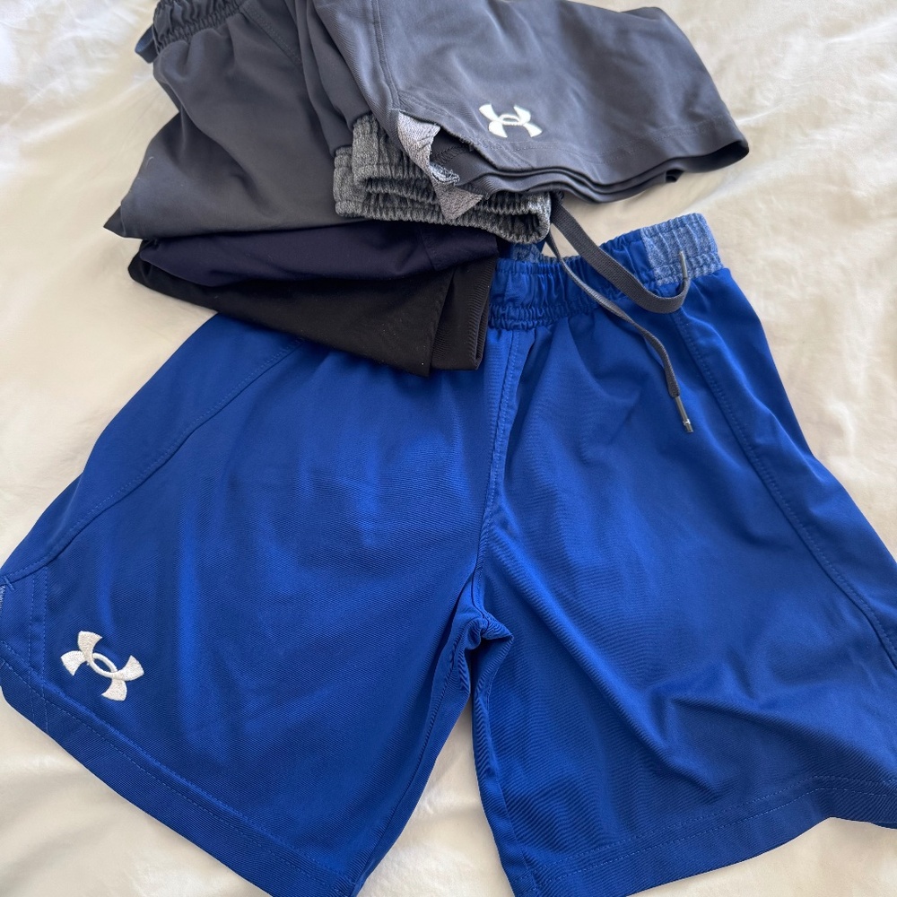 Under Armour boys shorts XS